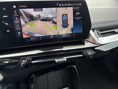 Fahrzeugabbildung BMW 220i Active Tourer -- ACC/AHK/Pano/harman/HeadUp