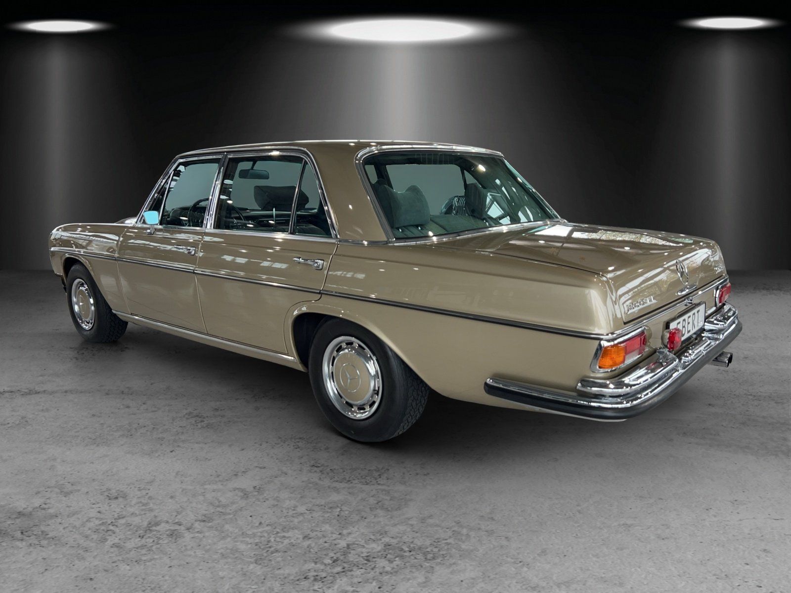 Fahrzeugabbildung Mercedes-Benz 300 SEL 6.3 V8 W109 6150 OF 6525