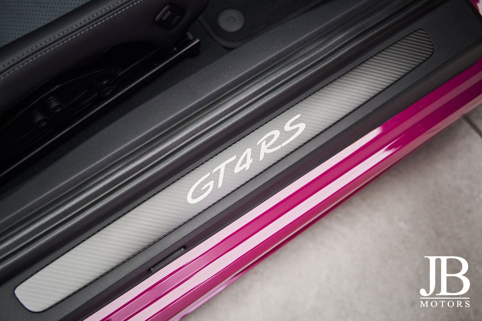 Fahrzeugabbildung Porsche GT4 RS Weissach Lift Clubsport Chrono LED