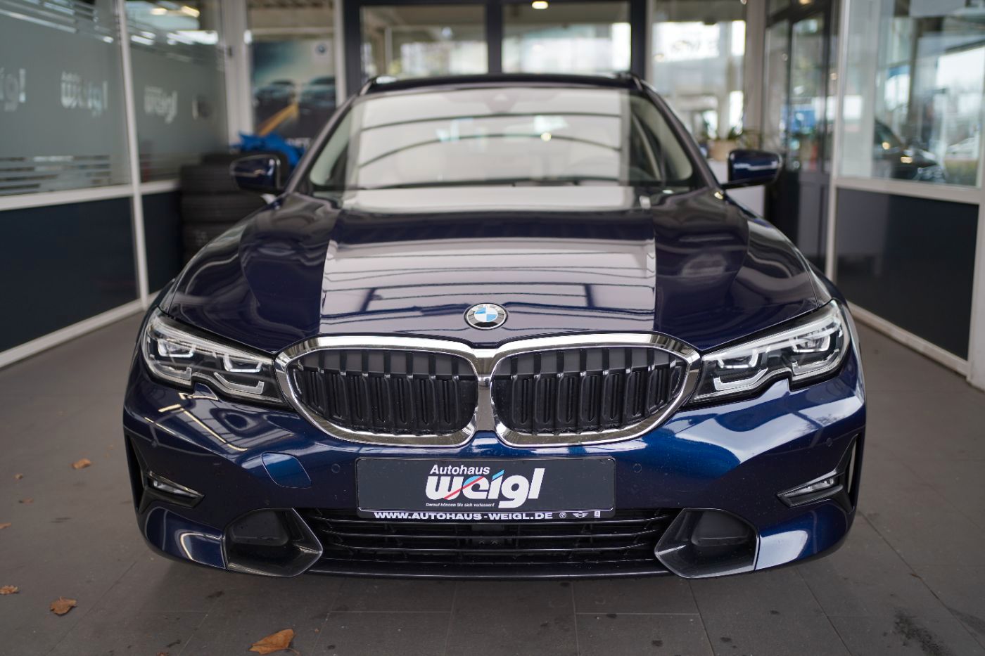 Fahrzeugabbildung BMW 320d Sport Line +AHK+Komfortzugang+HeadUp+LED