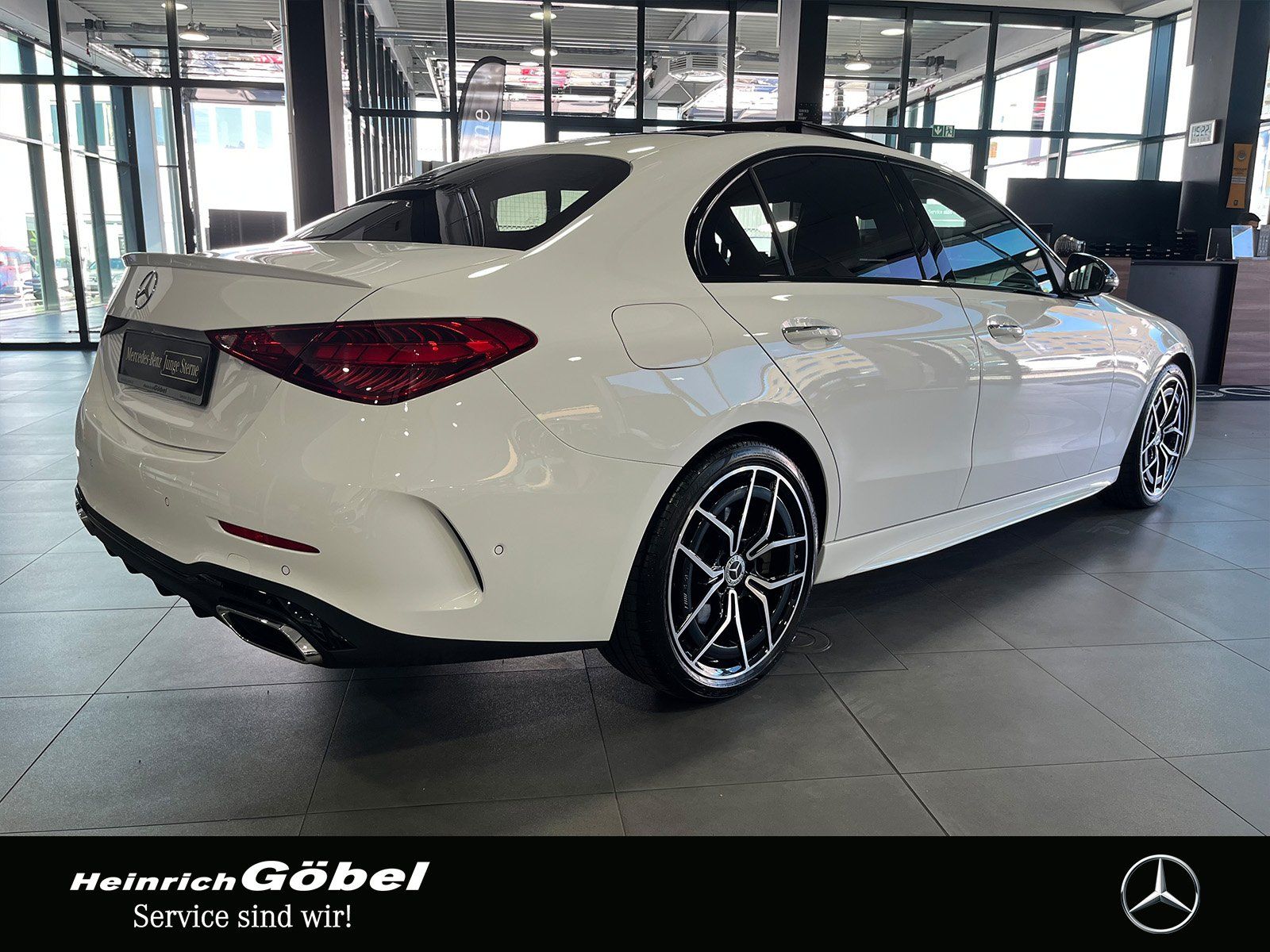 Fahrzeugabbildung Mercedes-Benz C 300 AMG+PANO+BURMESTER+NIGHT+360°+DIGITAL.L