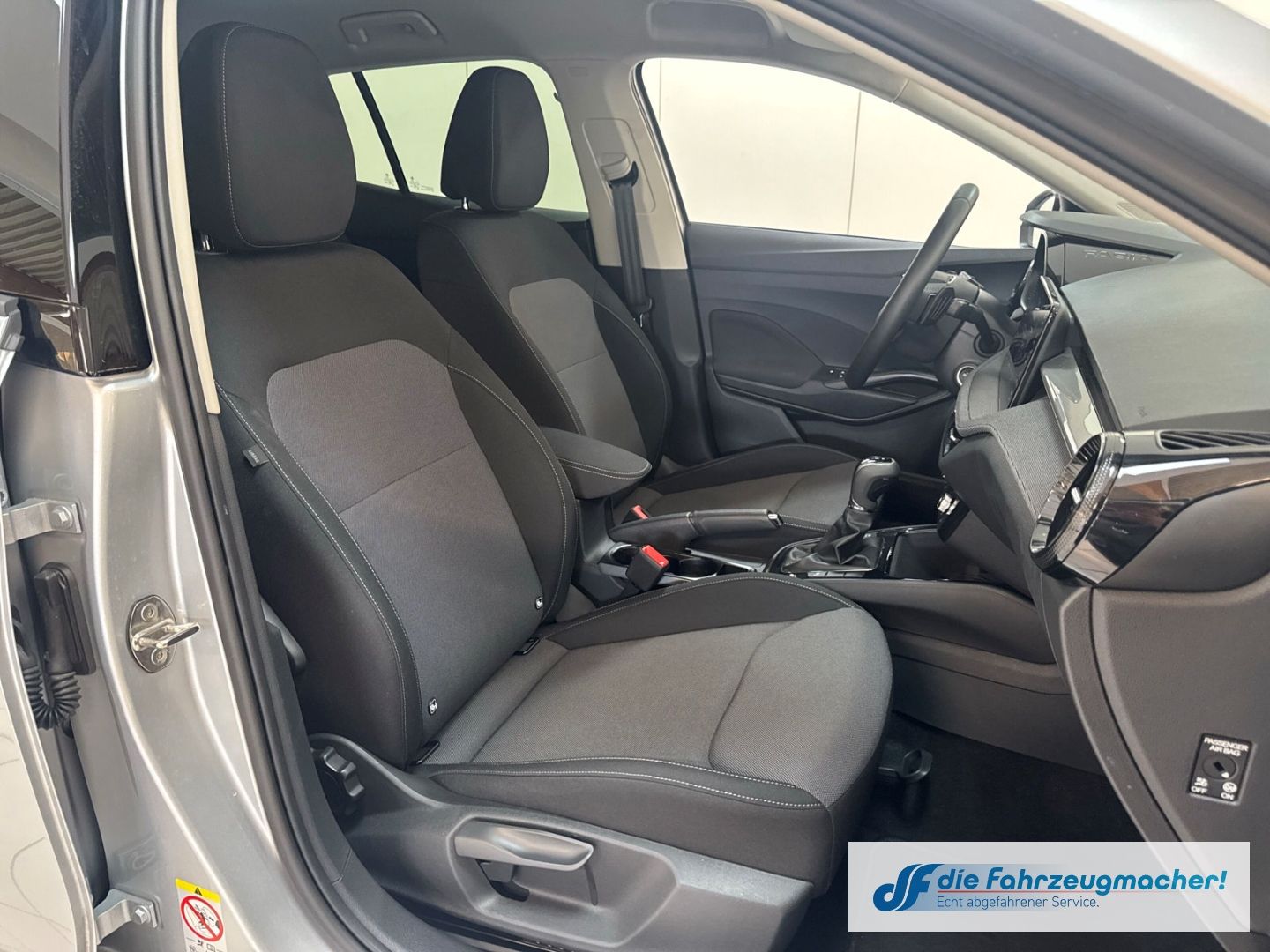 Fahrzeugabbildung SKODA Fabia Tour Automatik Navi DigiCockpit LED Apple