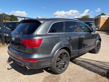 Audi Q7 - 3