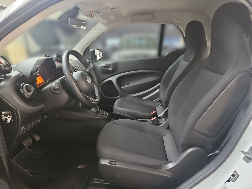 Fahrzeugabbildung Smart EQ ForTwo ''PURE'' LED SHZ Tempomat KlimaA DAB