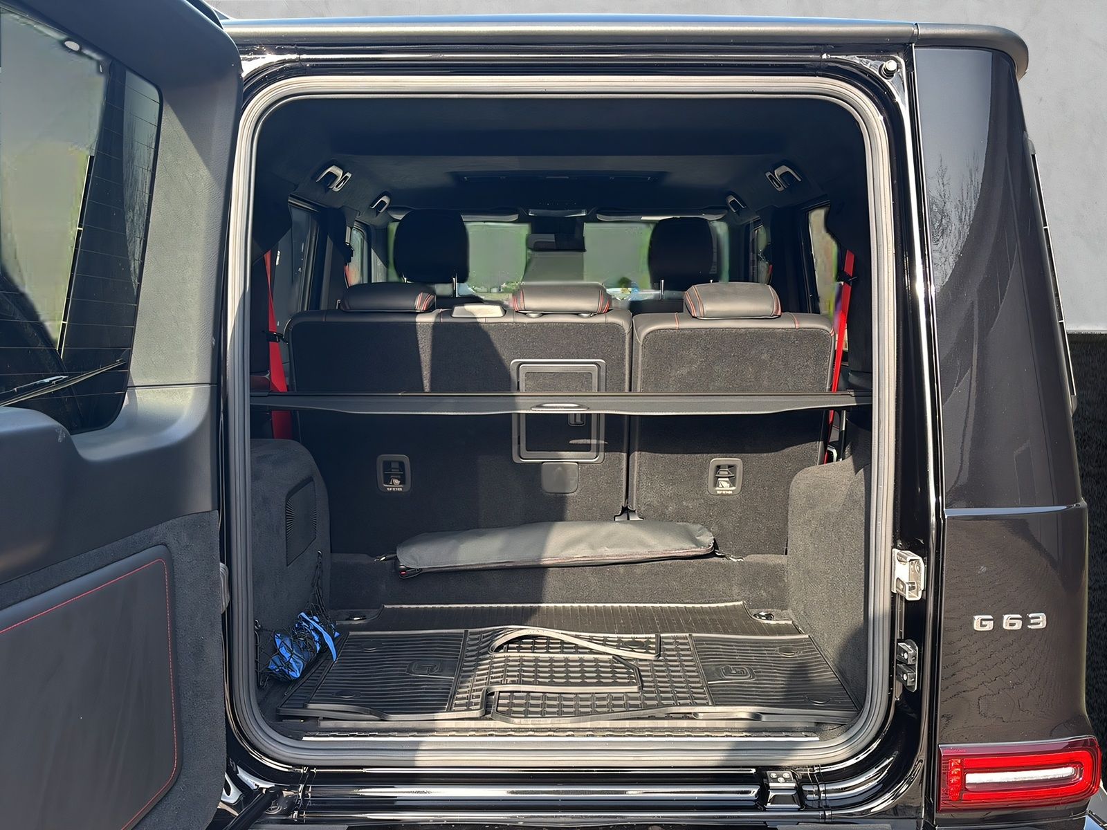 Fahrzeugabbildung Mercedes-Benz G 63 AMG NIGHT GSHD 360° BURMESTER AHK MULTIBEAM
