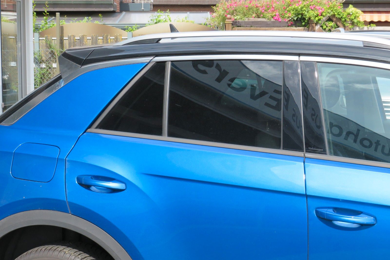 Fahrzeugabbildung Volkswagen T-Roc Style ACC APP MASSAGE SITZH. 17`KAMERA 1.H