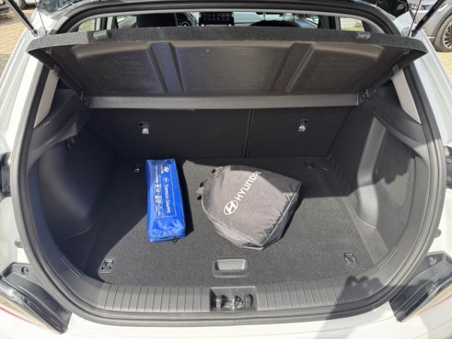 Fahrzeugabbildung Hyundai KONA Trend Elektro 2WD +NAVI+KLIMA+SHZ+RFK+PDC+U