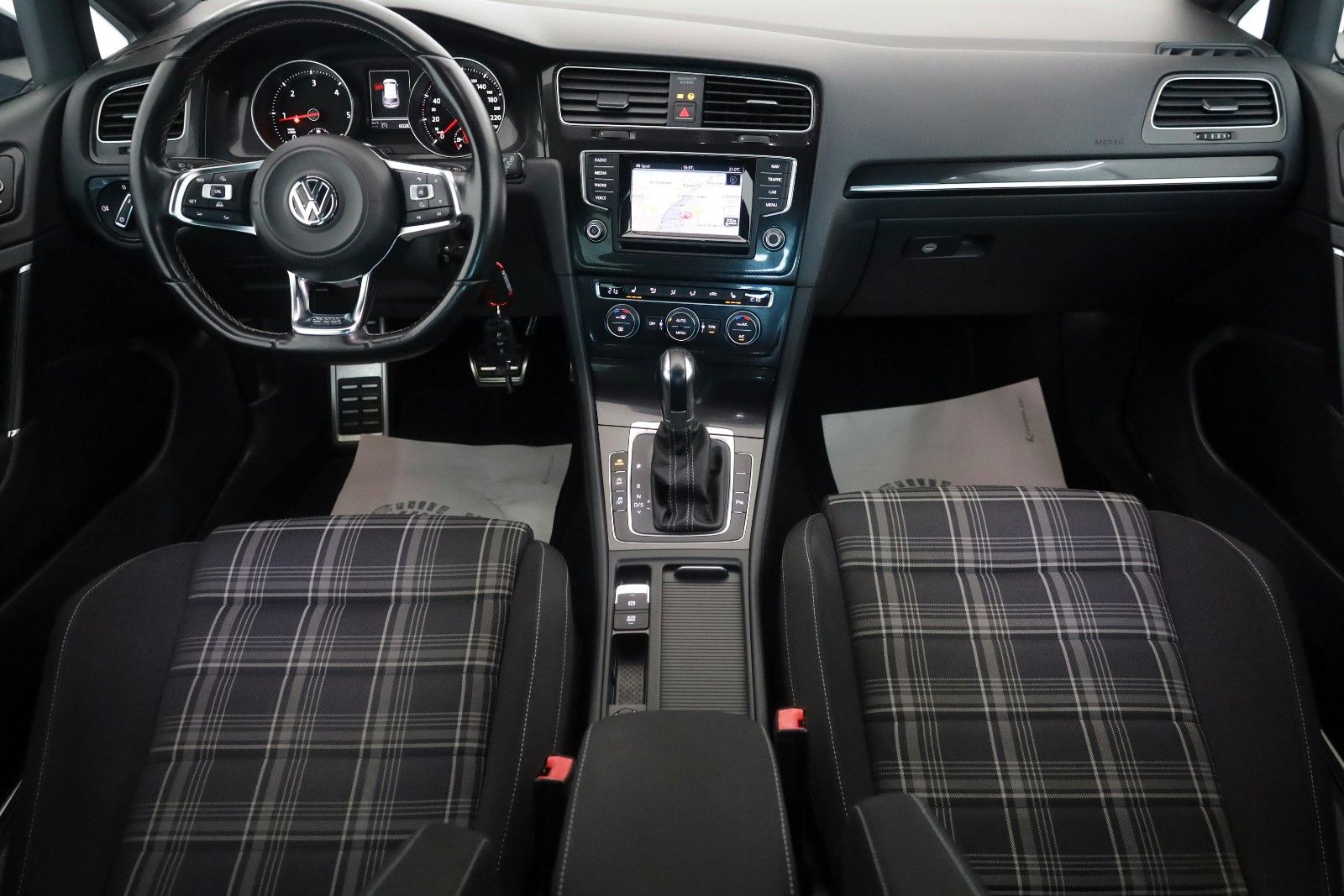 Fahrzeugabbildung Volkswagen Golf VII GTD Navi,Xenon,Kamera,SH,PDC,SR+WR