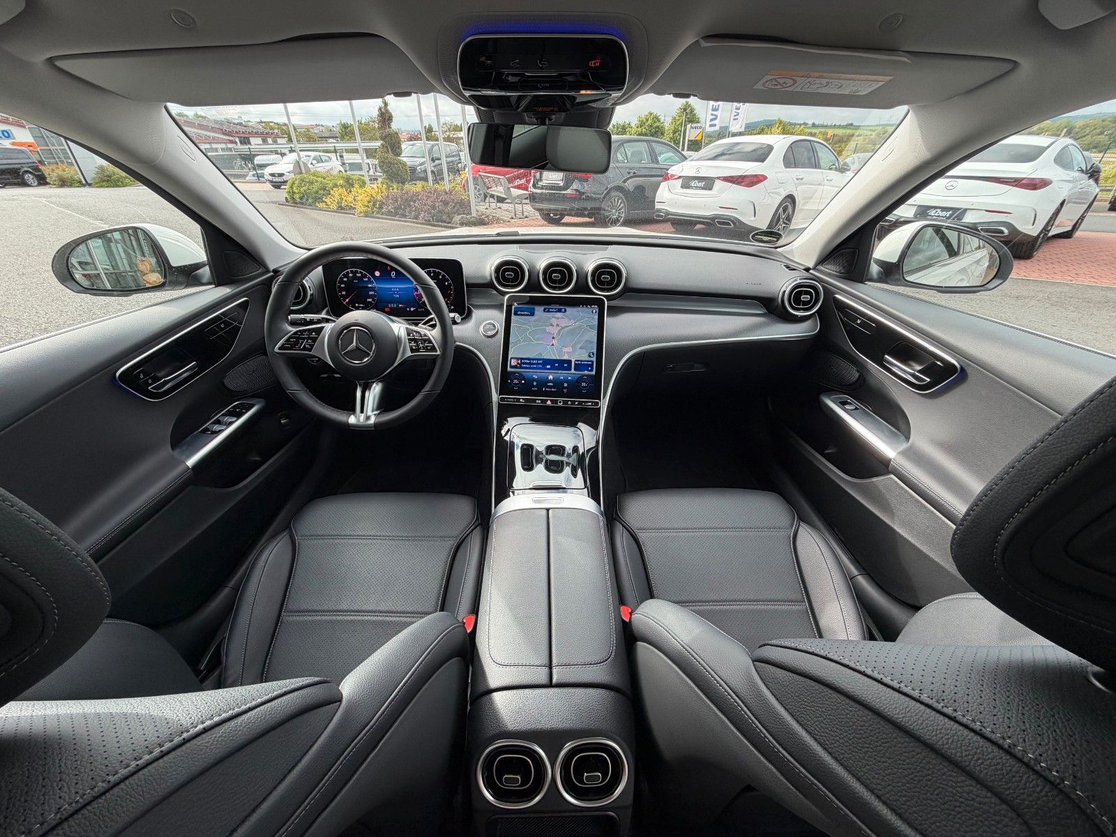 Fahrzeugabbildung Mercedes-Benz C 200 T Avantgarde+RKamera+AHK+AmbientePrem+
