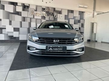 Volkswagen Passat - 1