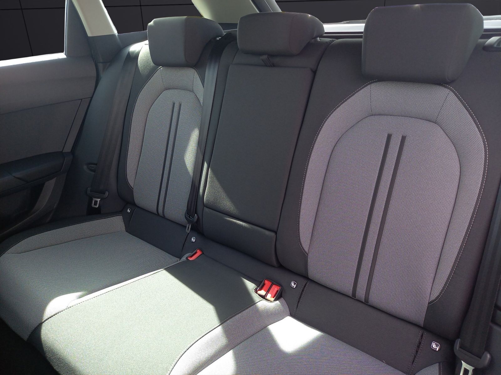 Fahrzeugabbildung SEAT Leon Sportstourer Style Edition 1.5 TSI AHZ Full