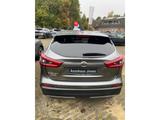 Nissan Qashqai N-Connecta - Nissan Qashqai mit Benzin-Antrieb: Limousine, Automatik