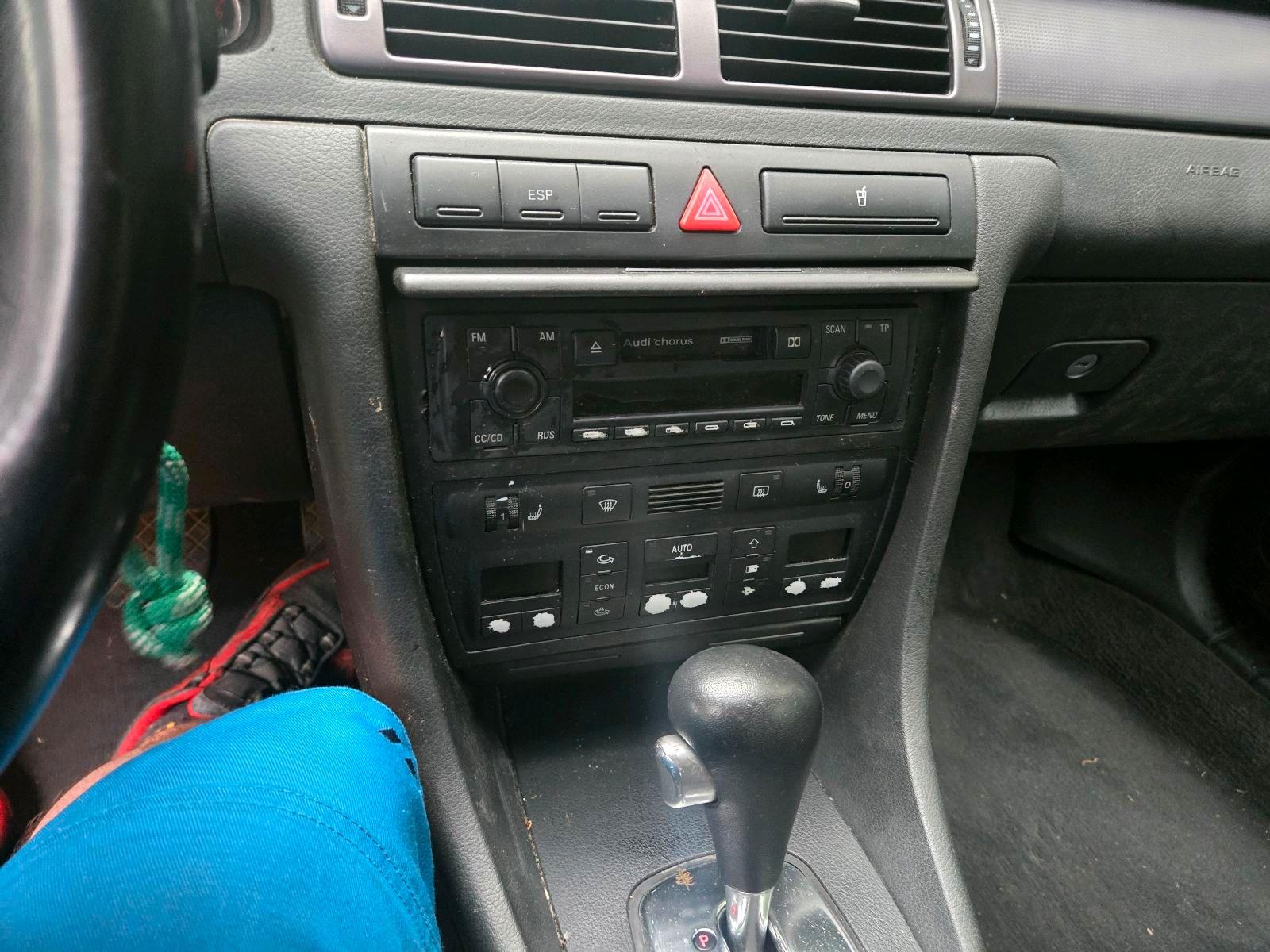 Audi A6 2004 — photo 10