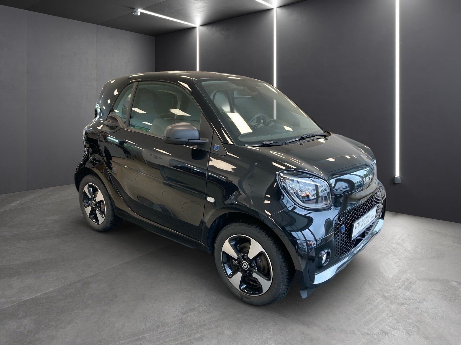 Fahrzeugabbildung Smart smart EQ fortwo Exclusive*Pano*LED*Kamera*22kW*