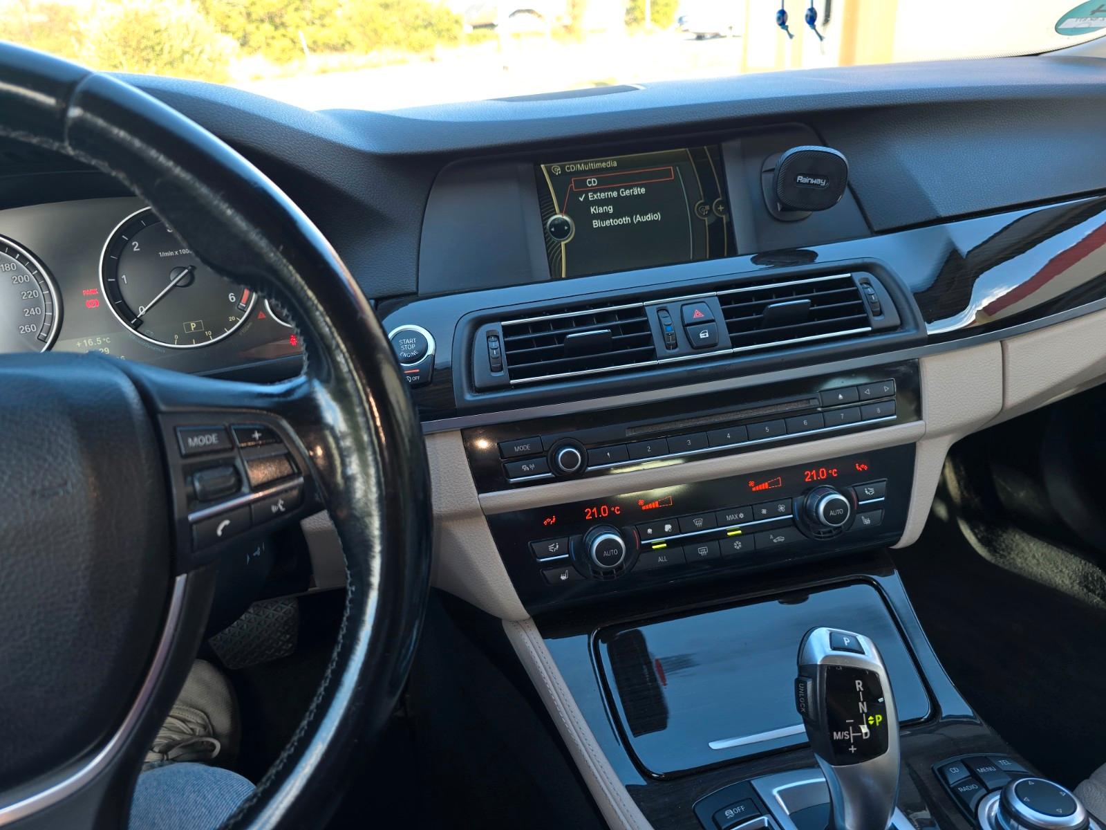 BMW 520 2012 — photo 9