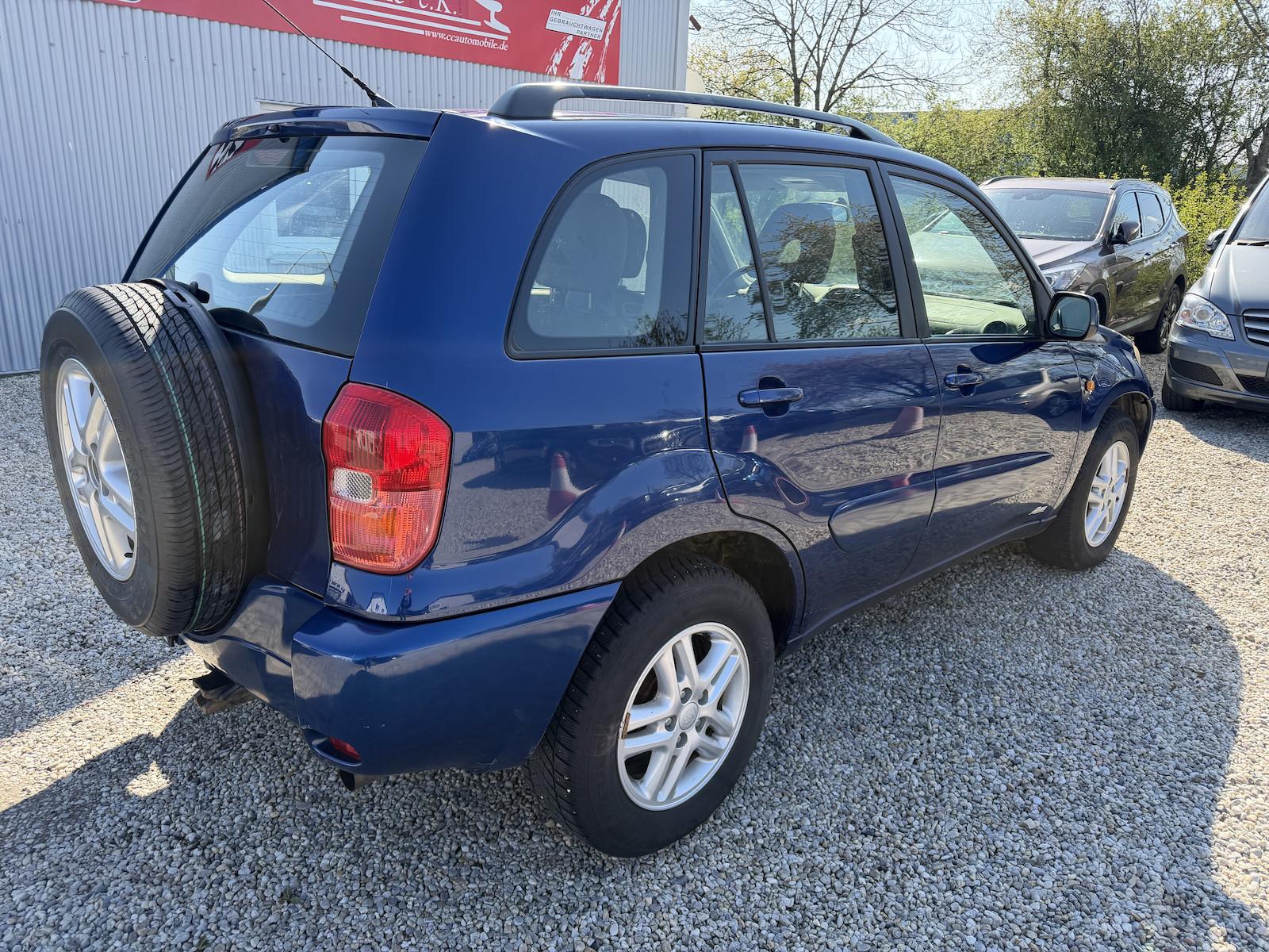 Toyota RAV4 1.8 VVT-i 125 ch Essence • Clim • Attelage • Barres de toit