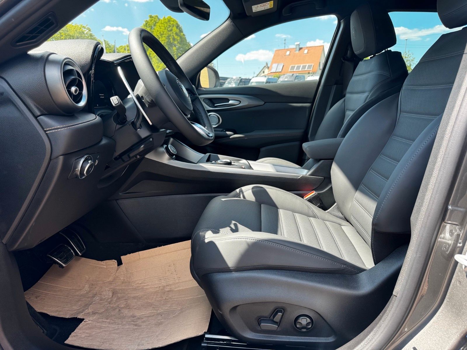 Fahrzeugabbildung Alfa Romeo Tonale Ibrida MY25 VELOCE 1.5 160ps Sitzkühlung