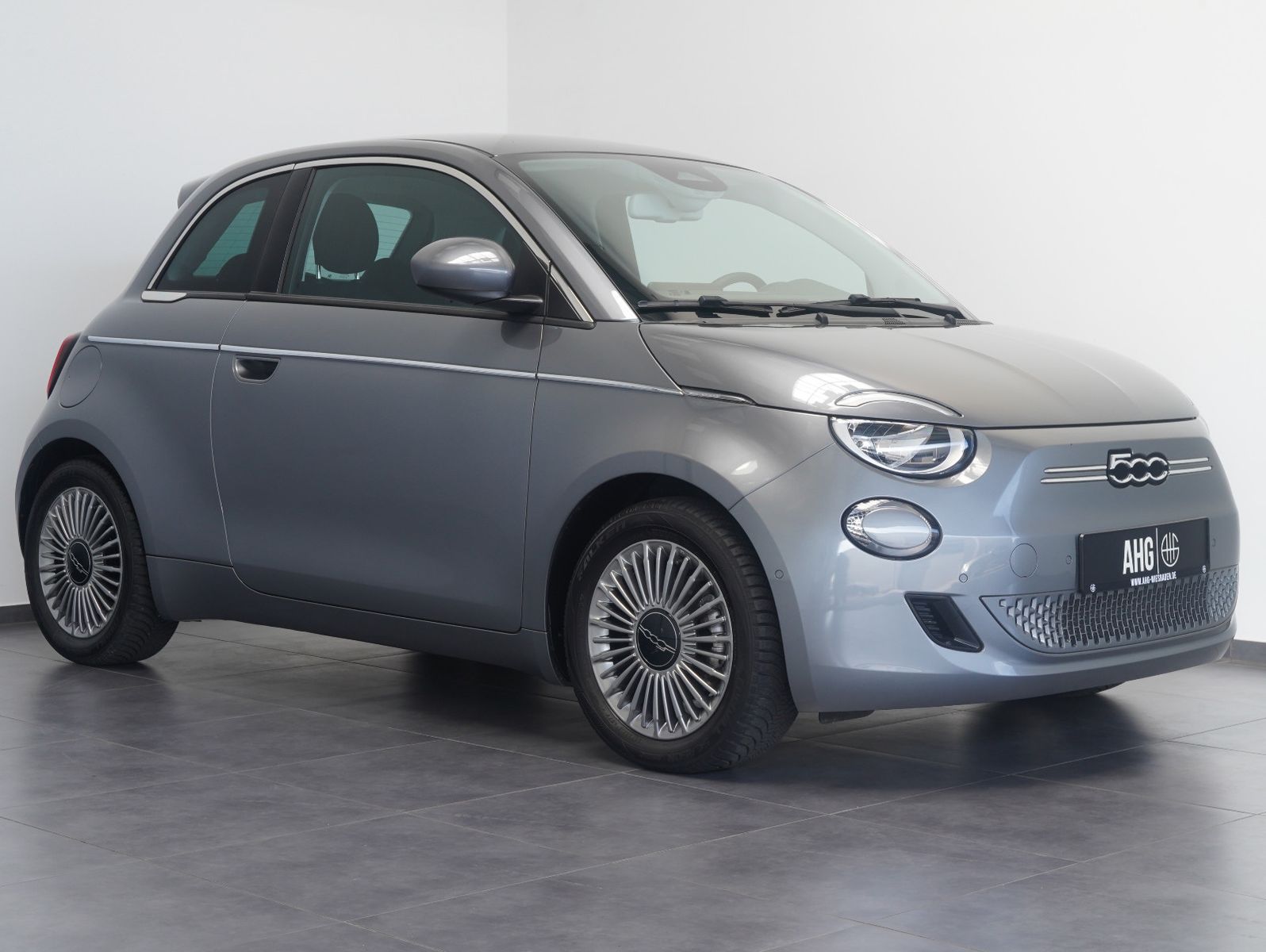 Fahrzeugabbildung Fiat 500e 87KW/42kWh/DC-LADEN/CARPLAY/DAB/SOH/KAMERA