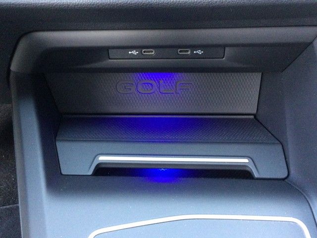 Fahrzeugabbildung Volkswagen Golf VIII GTD DSG Standhzg. Matrix Navi Leder AI