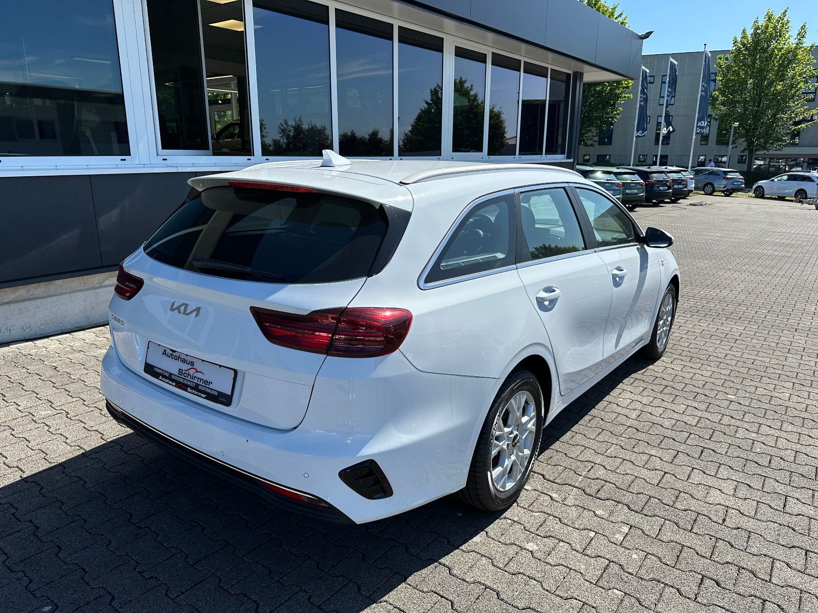 Fahrzeugabbildung Kia Ceed Sportswagon 1.5T 140PS DCT7 VISION KOMF+