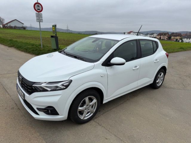 Dacia Sandero Neuwertig 9700km