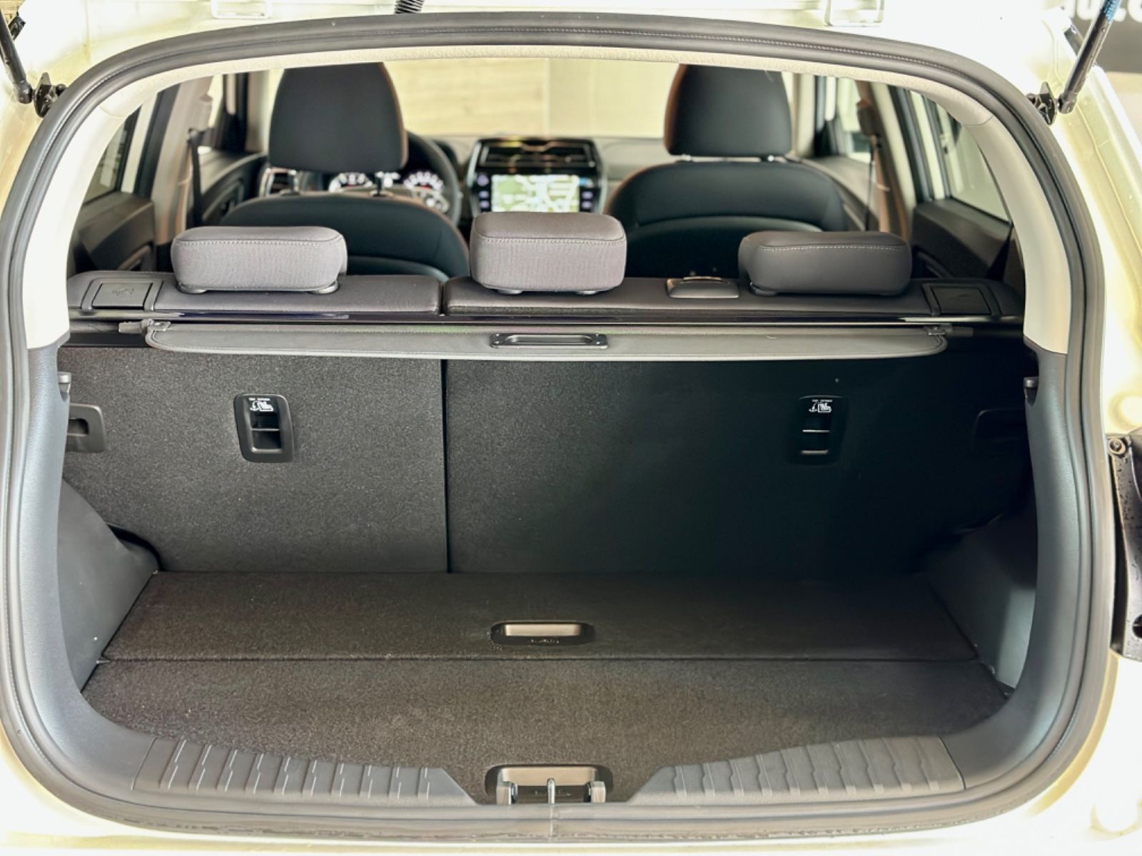 Fahrzeugabbildung Ssangyong Tivoli Quartz 1,5P 2WD AUT*Navi*LED*Klima*Sommer