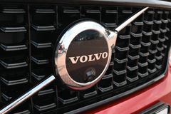 Fahrzeugabbildung Volvo XC40 B4 DKG Plus Dark*H&K*360°*STDHZG*BLIS*ACC