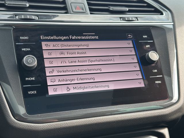 Tiguan 2.0 TDI R-Line DSG ACC FACEL. LED PANO