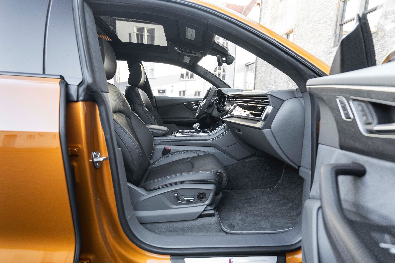 Fahrzeugabbildung Audi Q8 55 TFSI quattro S-LINE 360° B&O LED MASSAGE