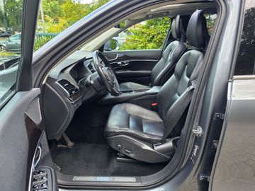 Volvo XC90 - 11