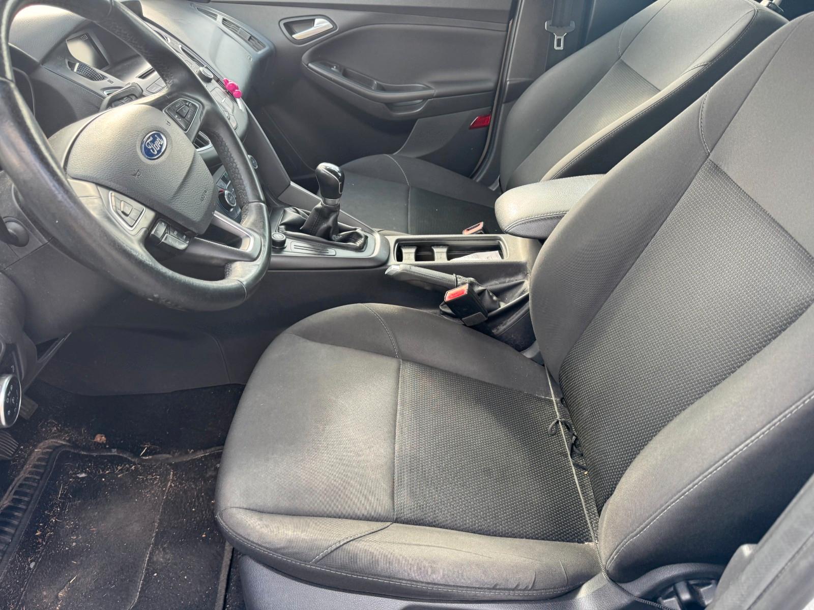 Ford Focus 2015 — photo 8