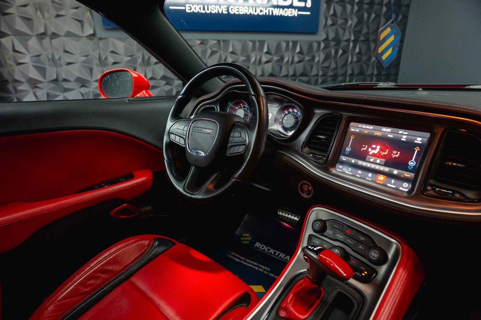 Fahrzeugabbildung Dodge Challenger 6.4 V8 SRT 392 R/T SCATPACK RED DEVIL