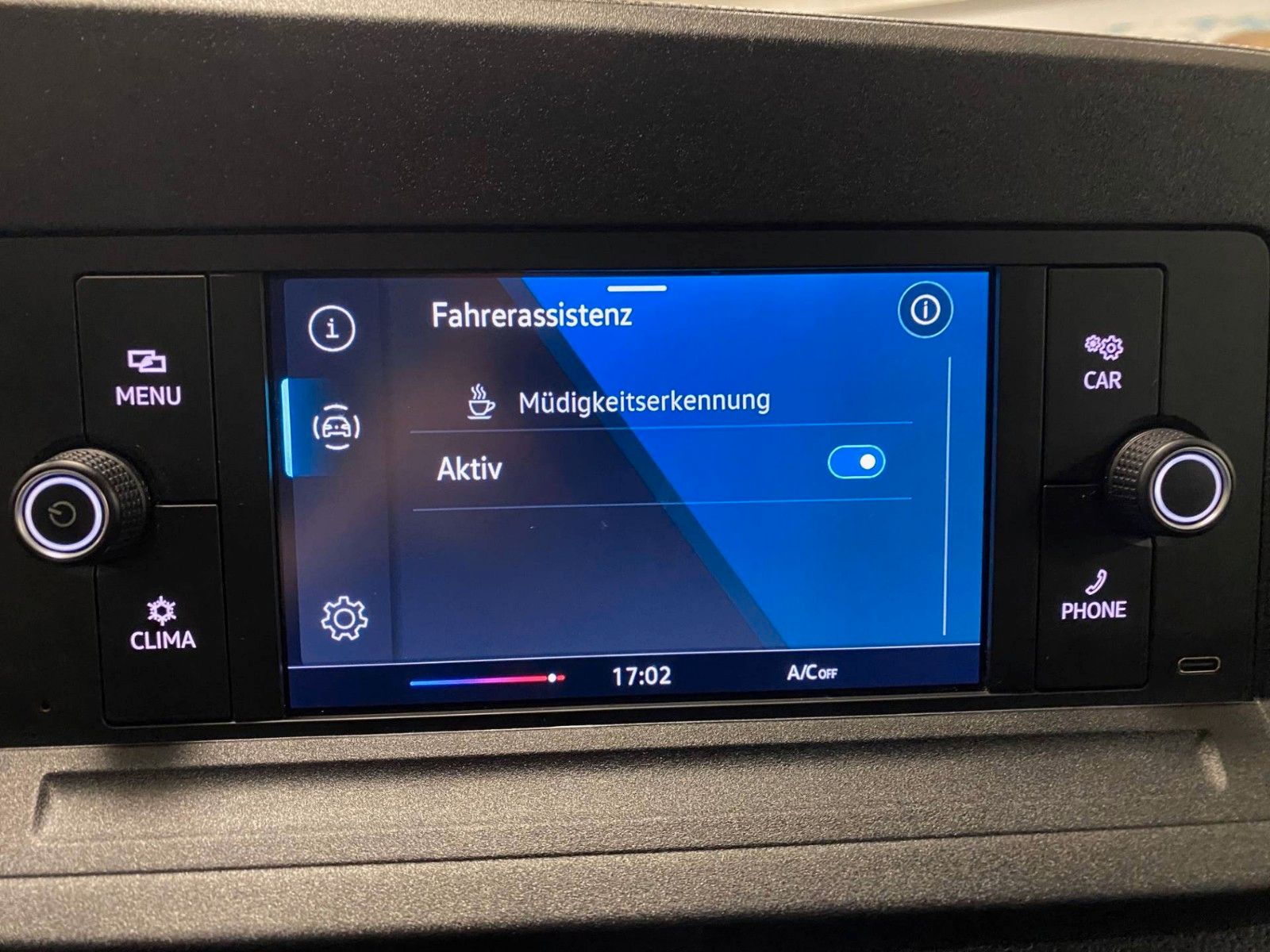 Fahrzeugabbildung Volkswagen Caddy 1.5 TSI angemeldet vor der Haustür MAXI