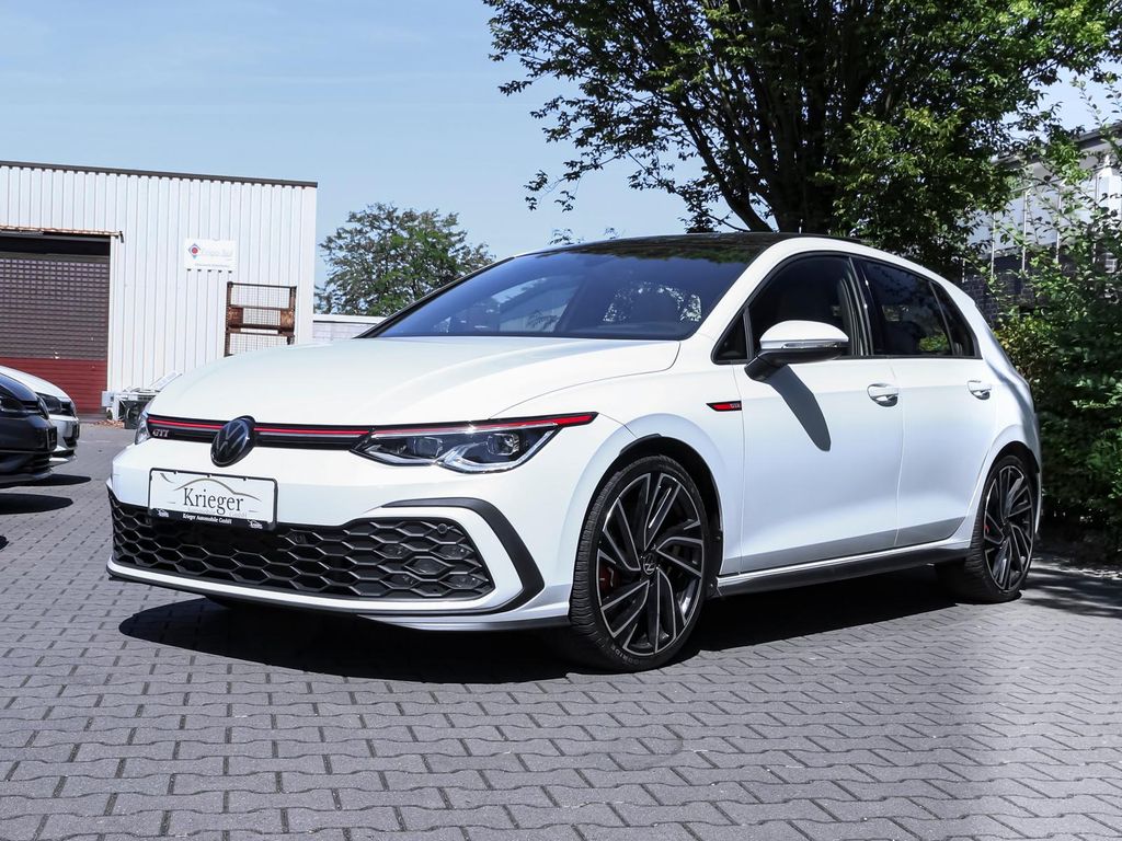 Volkswagen Golf — hlavná fotografia