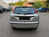 Ford Focus 1.6 Ghia Automatik Klima - Ford Focus mit Benzin-Antrieb: Limousine, 1.6