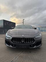 Maserati Ghibli 3.0 V6 Diesel 275 PS - 2.Hd. - Scheckheft - Maserati Ghibli mit Diesel-Antrieb: Automatik