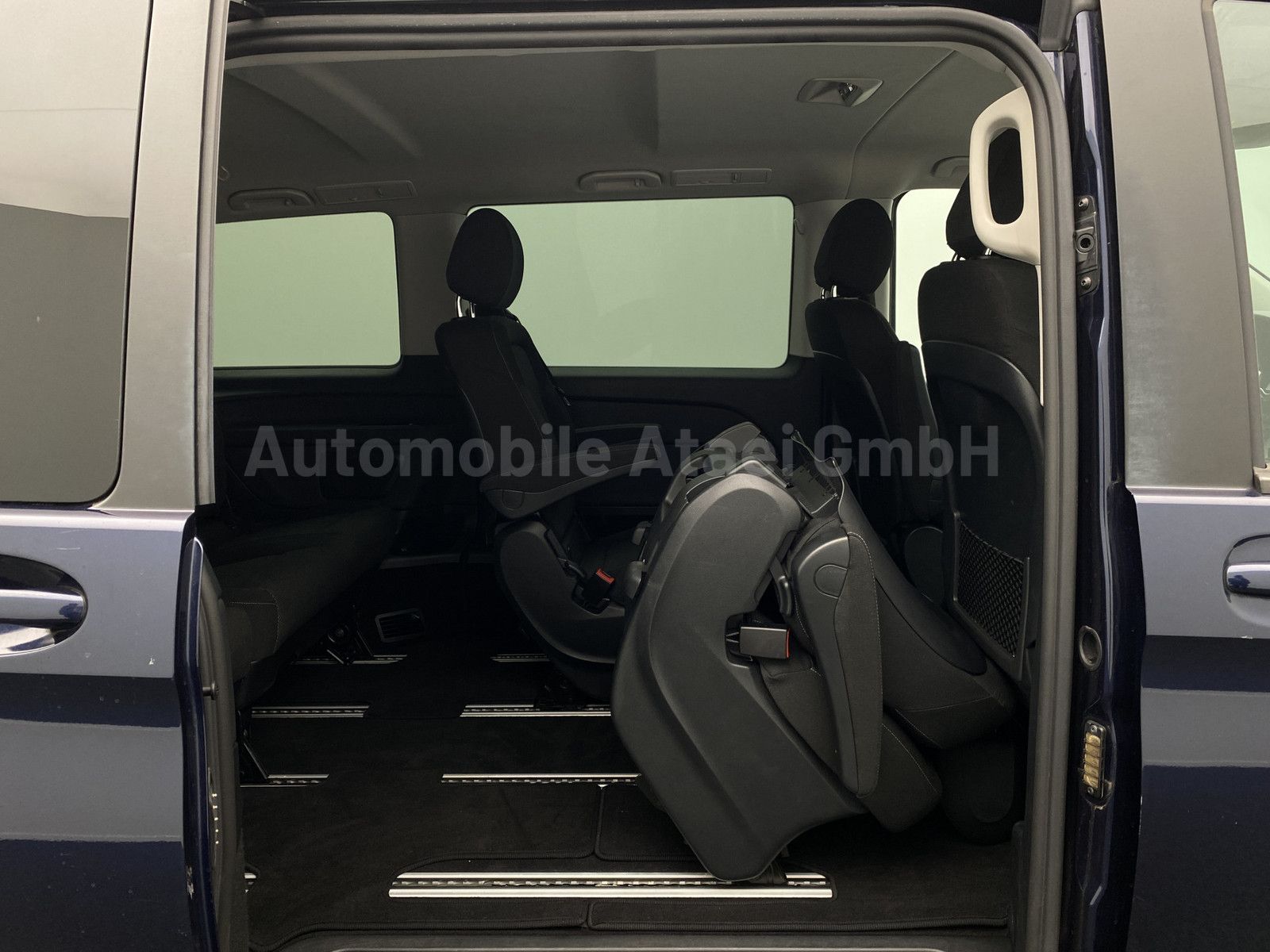 Fahrzeugabbildung Mercedes-Benz V 220 d lang Edition Sport-Paket KAMERA 4459