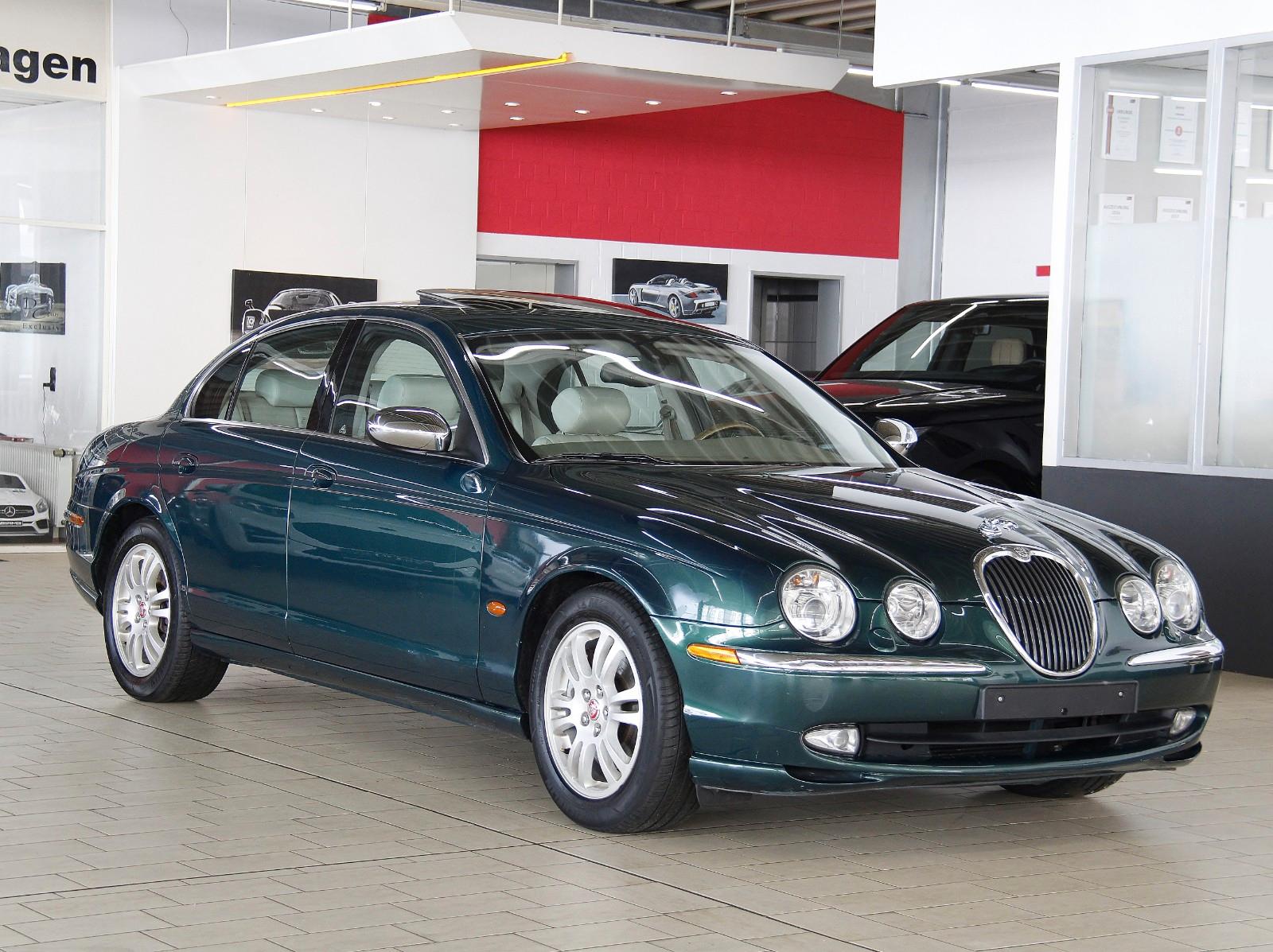 Jaguar S-TYPE 4.2 V8 EXECUTiVE *NAVi*LEDER-BEiGE* SSD*