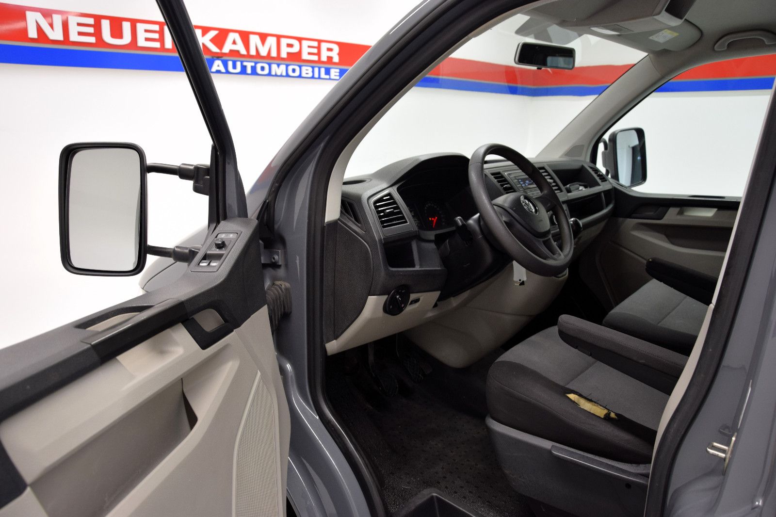 Fahrzeugabbildung Volkswagen T6 Transporter Pritsche Doppelkabine