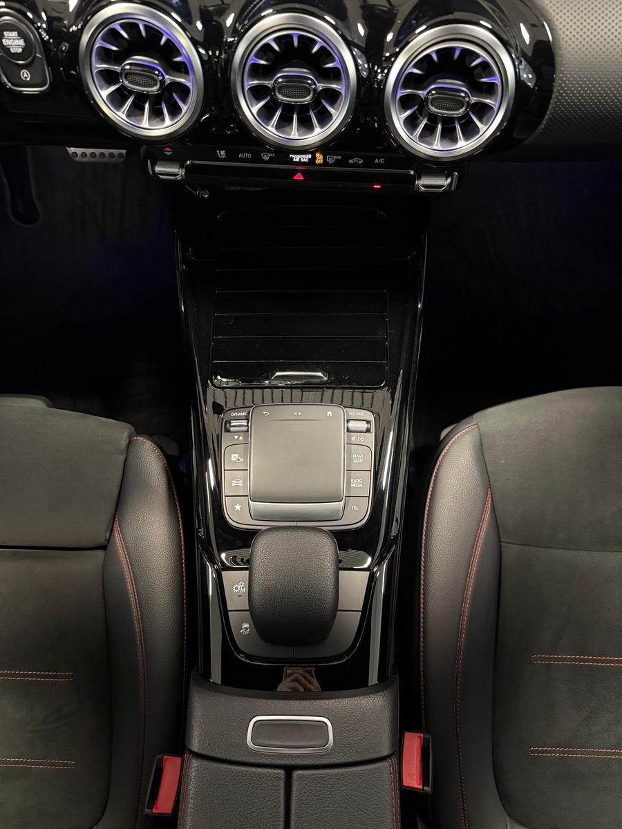 Mercedes-Benz CLA 35 AMG Shooting Brake Automatik Panorama 