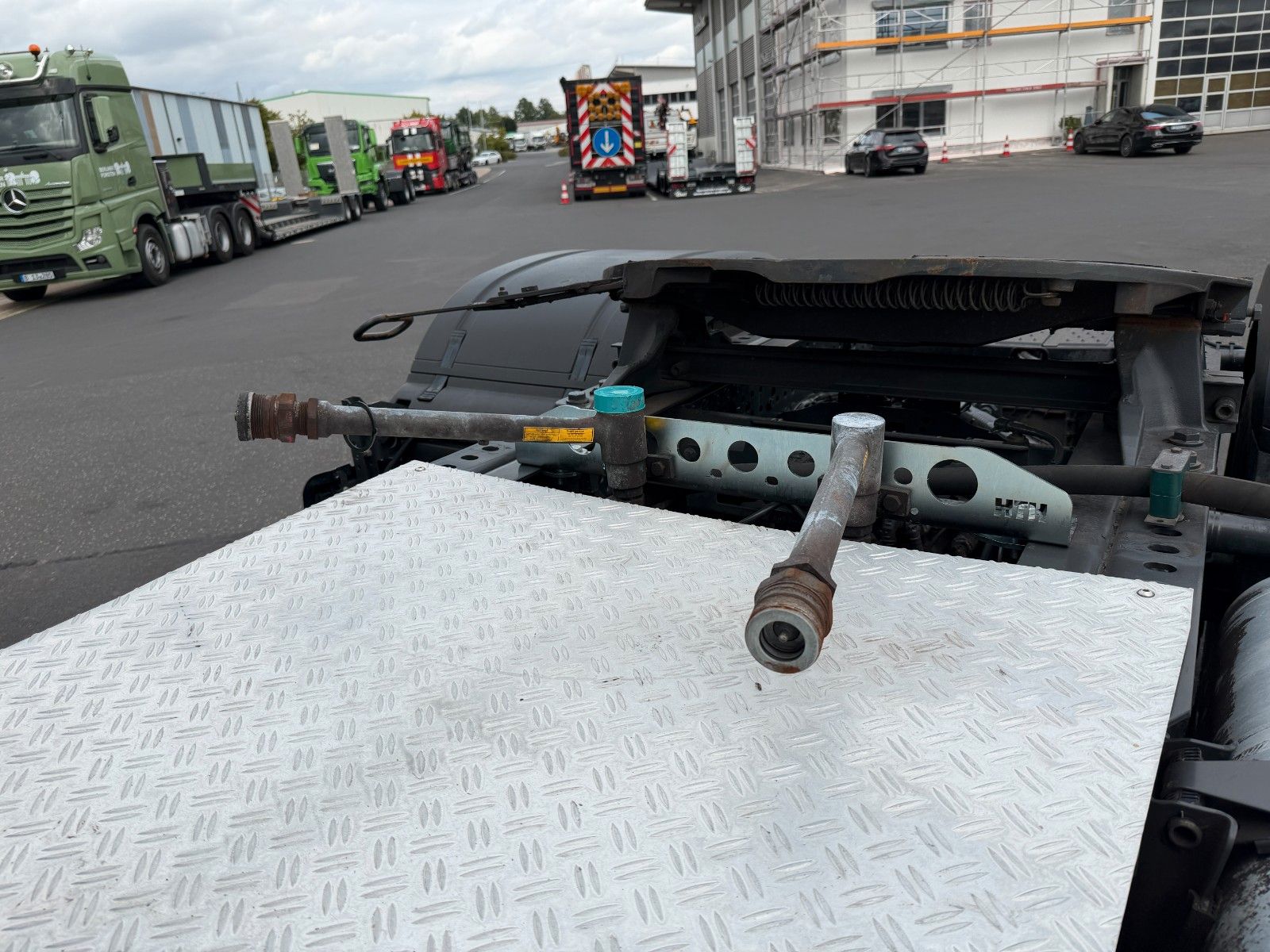 Fahrzeugabbildung Mercedes-Benz Actros 1846 LS Hydraulik, ADR, 2 x Nebenantrieb