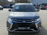 Mitsubishi Outlander PHEV Top 4WD - Mitsubishi mit Hybrid-Antrieb: Geländewagen