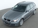 BMW 318i Touring*Automatik*BiXenon*Temp*Sitzhzg*Ahk* - BMW 318 aus 2010: Kombi, 318i