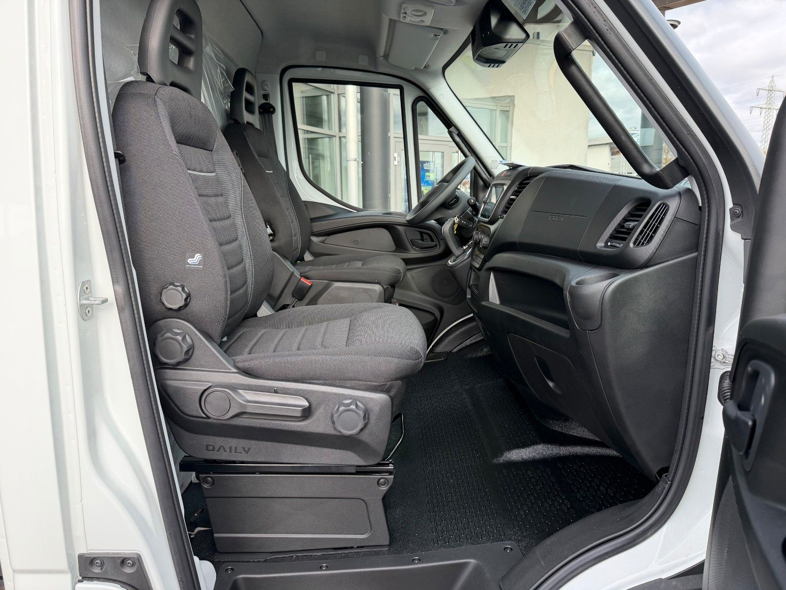 Fahrzeugabbildung Iveco Daily 35S14 A8*R3.450mm*Automatik*Kamera*2Sitze*