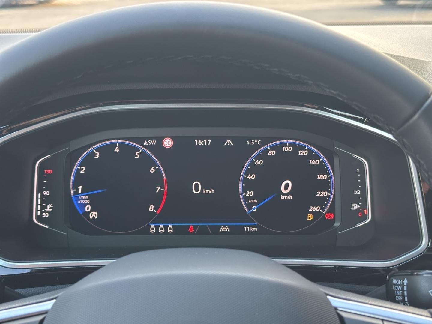 Fahrzeugabbildung Volkswagen T-ROC R-Line R-Line,Easy-Open,GJR,RFK,Navi,Clima