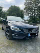 Volvo VOLVO V60 Momentum D4 (Euro 6) - Volvo XC60 mit Diesel-Antrieb: Kombi