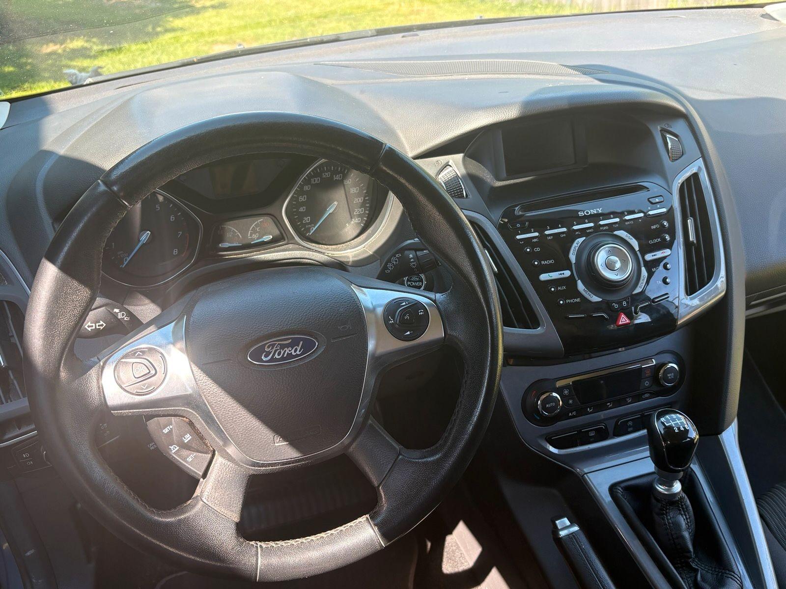Ford Focus 2013 — photo 15