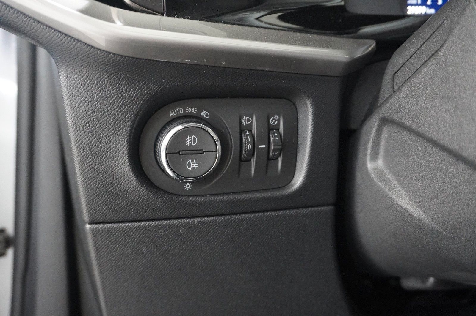 Fahrzeugabbildung Opel Mokka ELEGANCE 1.2T NAVI/LED/KAMERA/SPORT/SH/DAB