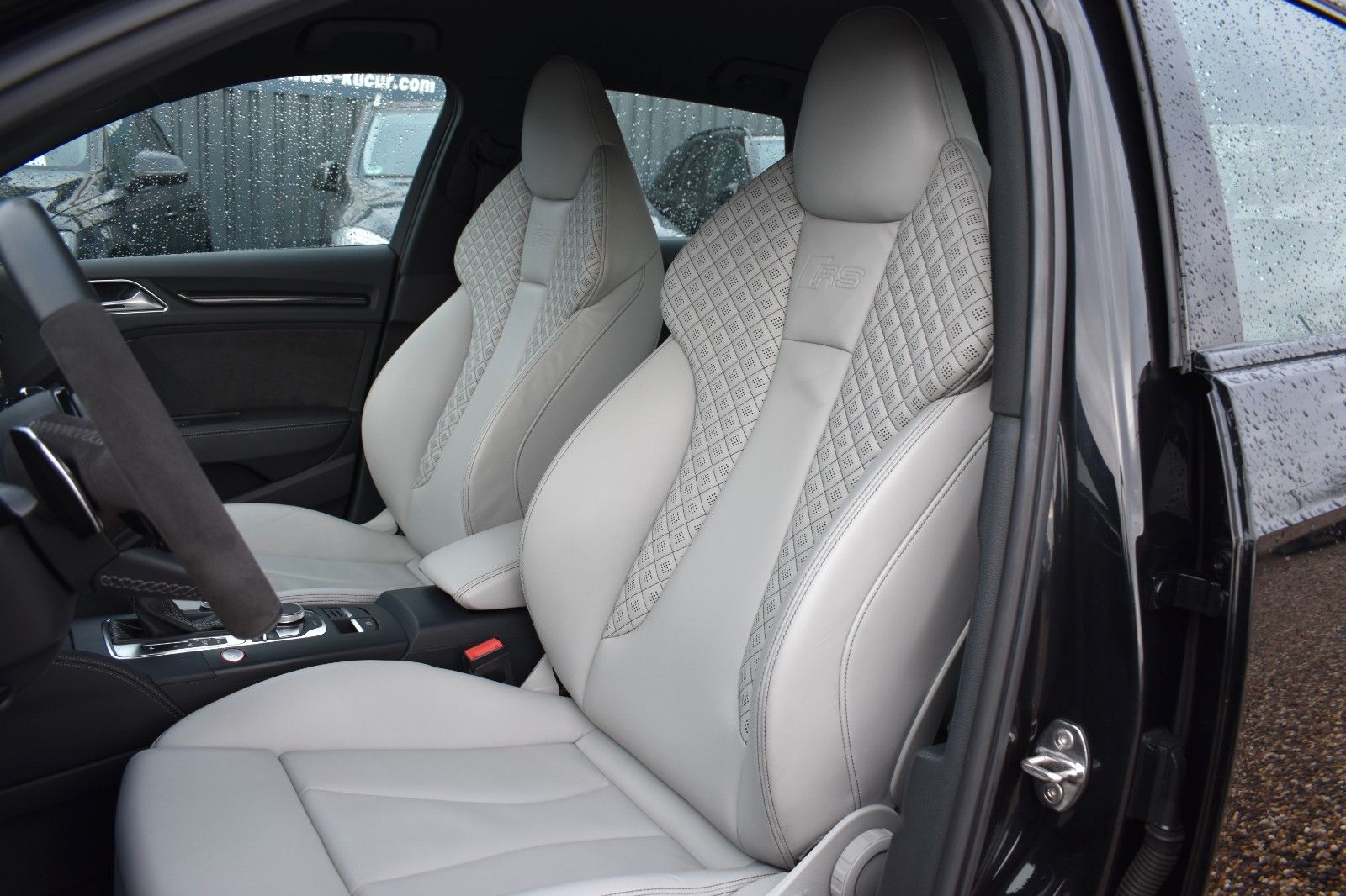 Fahrzeugabbildung Audi RS3 Sportback 2.5 TFSI quattro Keyles RS sitze