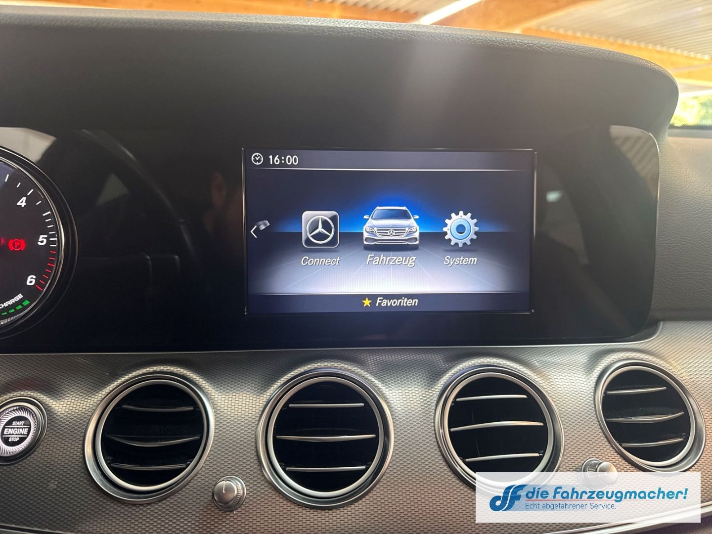 Fahrzeugabbildung Mercedes-Benz E 300 T-Modell de Niveau Navi Digitales Cockpit